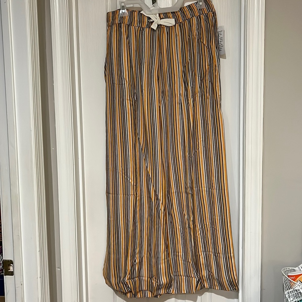 Gorgeous striped rayon pants with pockets